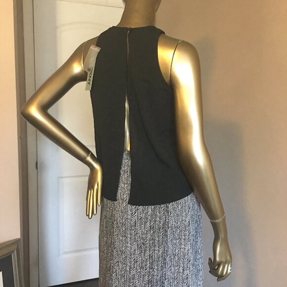 𝐃𝐊𝐍𝐘 Graphic Slip On Dress ⪢⪢ NEW WITH TAGS!! - Picture 6 of 13